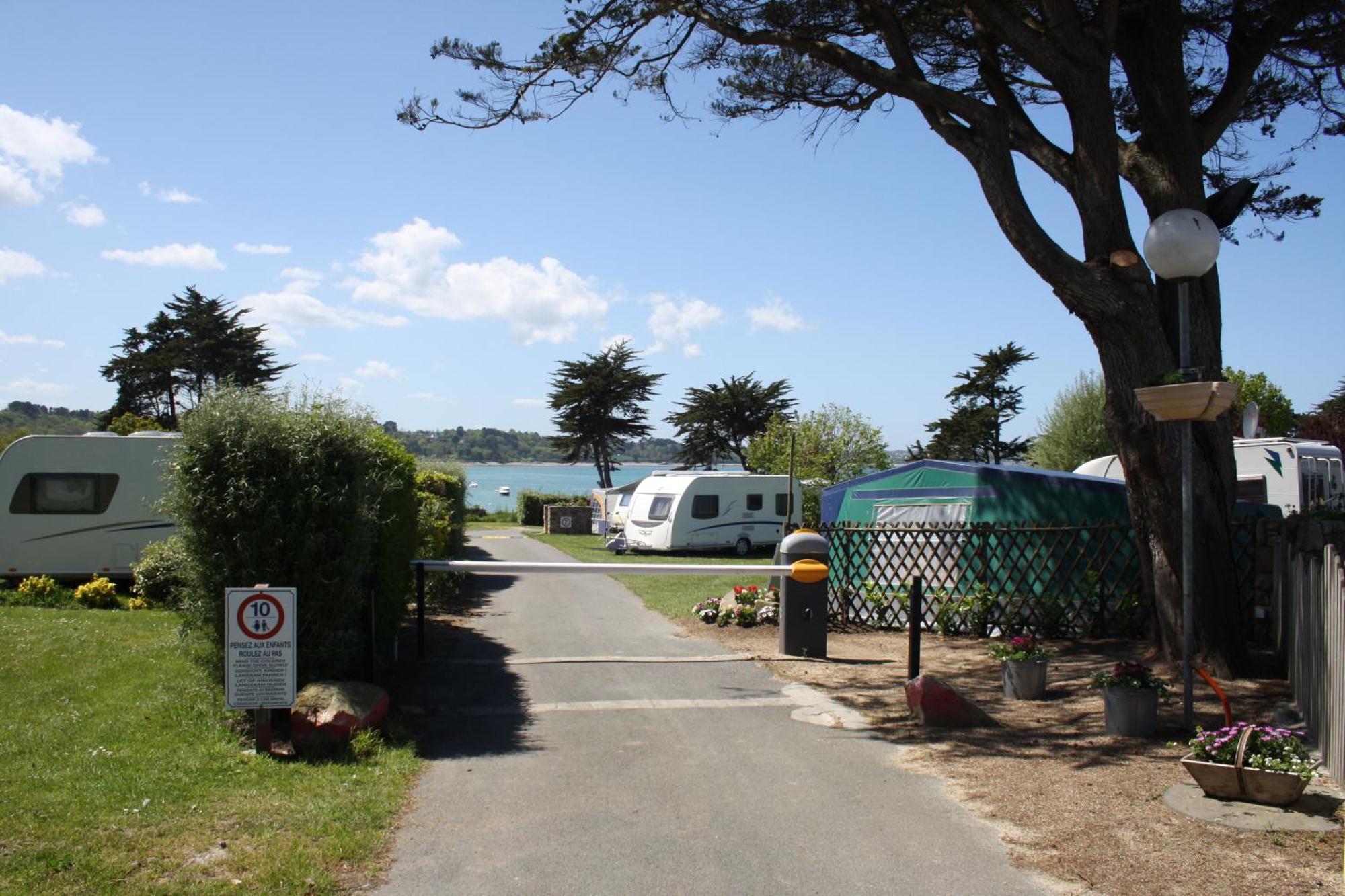 Camping Rcn Port L'Epine Trélévern 외부 사진